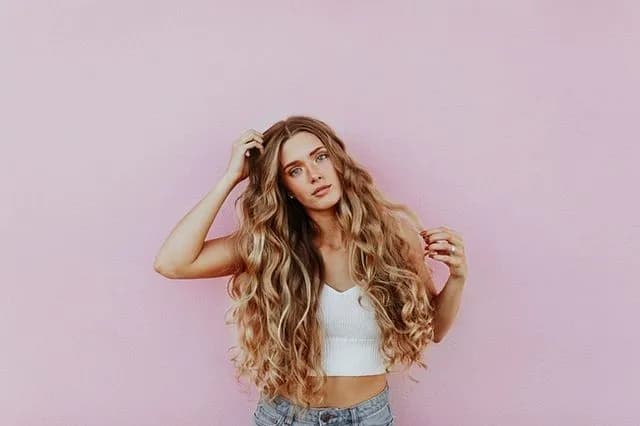 Czy mam szanse zostać modelką? Odkryj swoje możliwości w branży