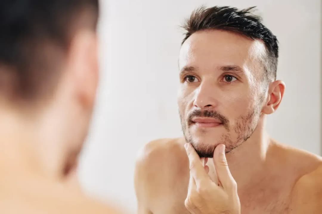 Jak zagęścić zarost i uzyskać gęstszą brodę w prosty sposób