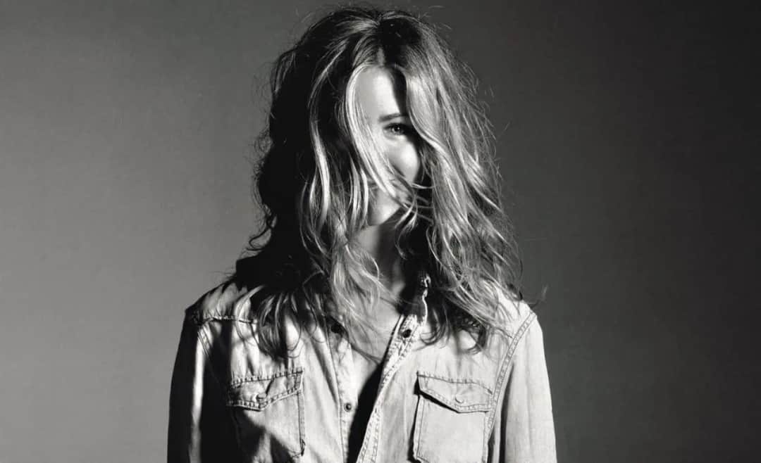 Jak zrobić fryzurę Jennifer Aniston - krok po kroku do idealnych włosów